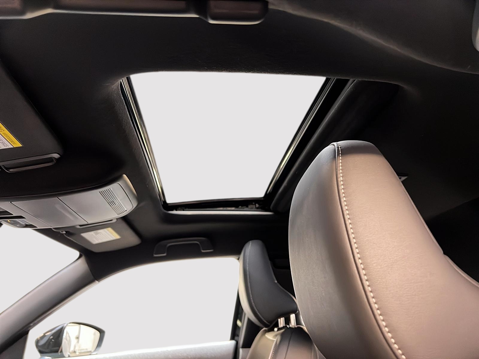 Mazda MX-30 2023 - Image #10