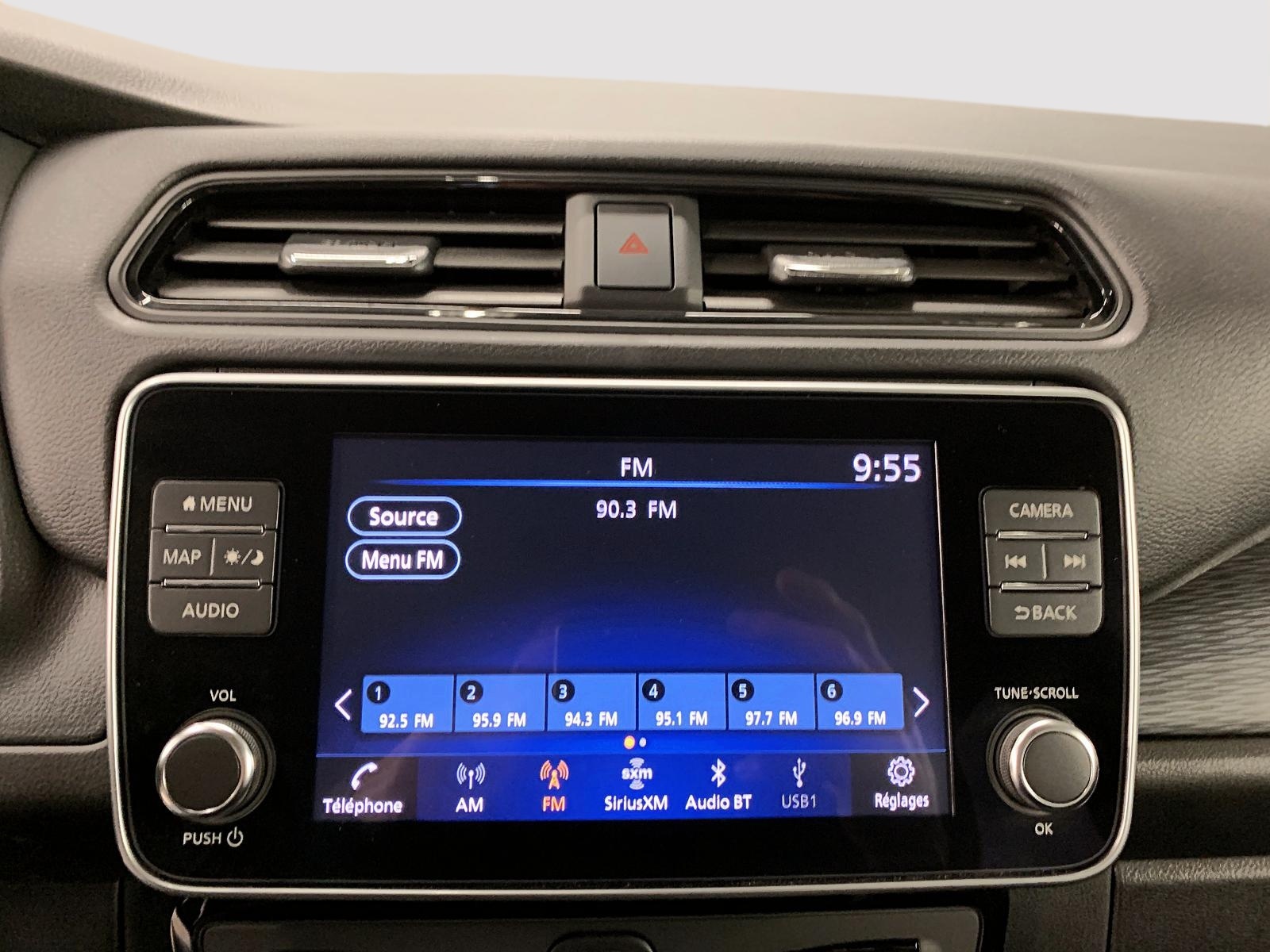 Nissan Leaf SV NAV 2023 - image #15