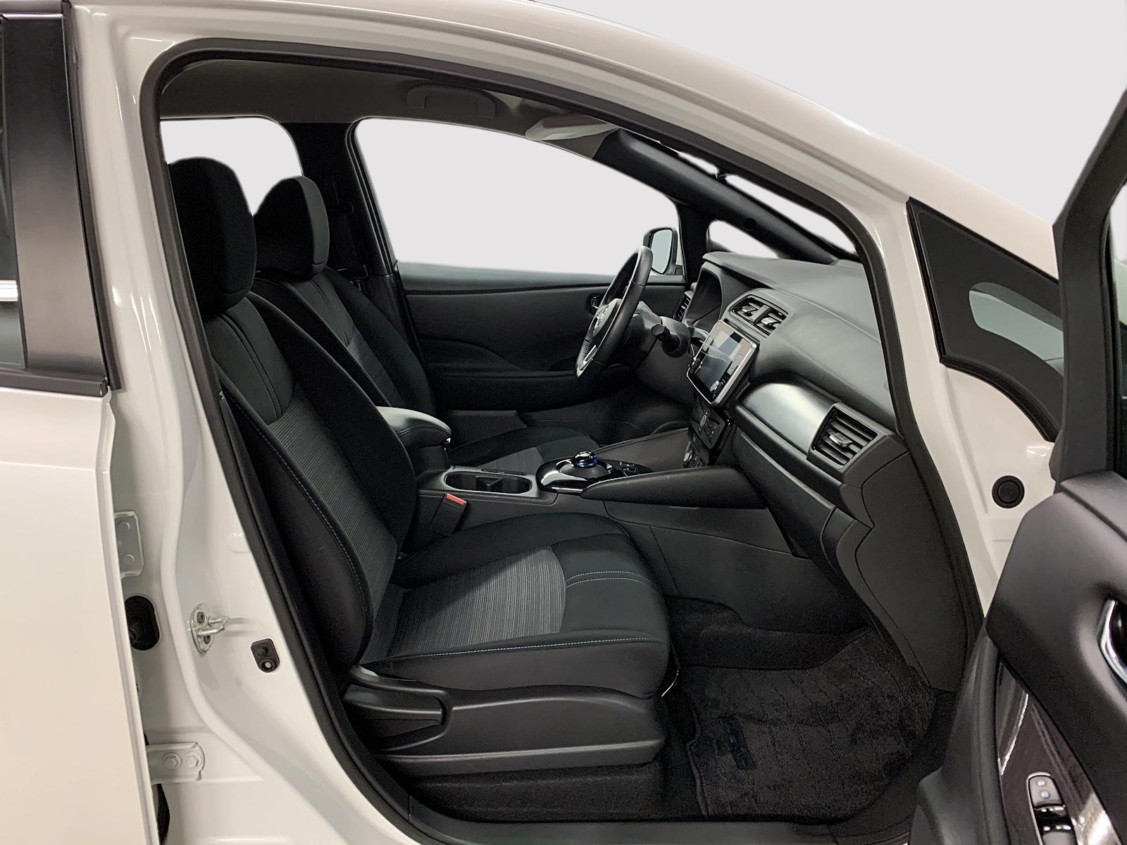 Nissan Leaf SV NAV 2023 - image #8