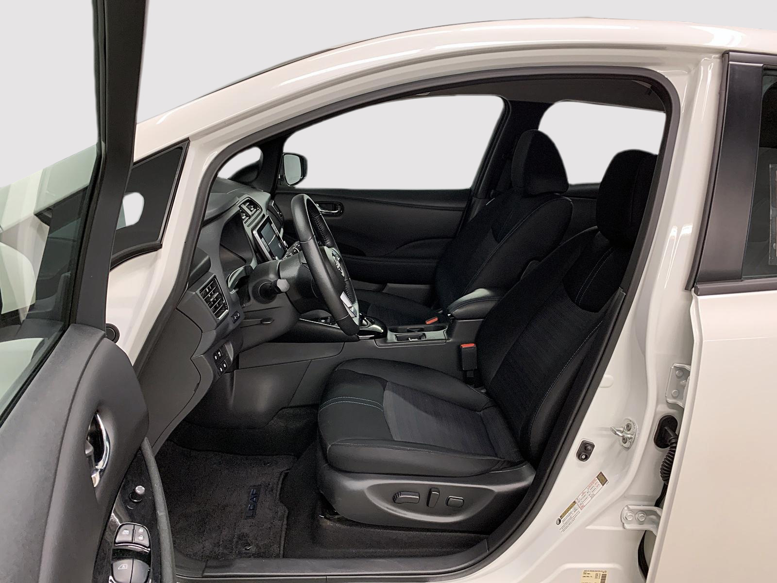 Nissan Leaf SV NAV 2023 - image #7