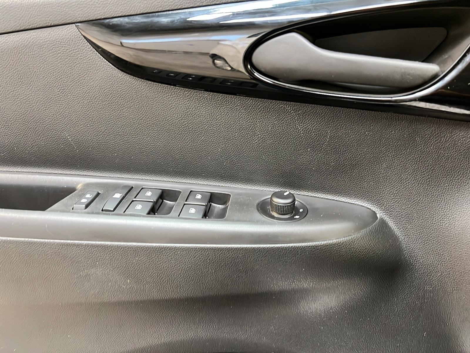 Chevrolet Spark 1LT 2022 - image #20