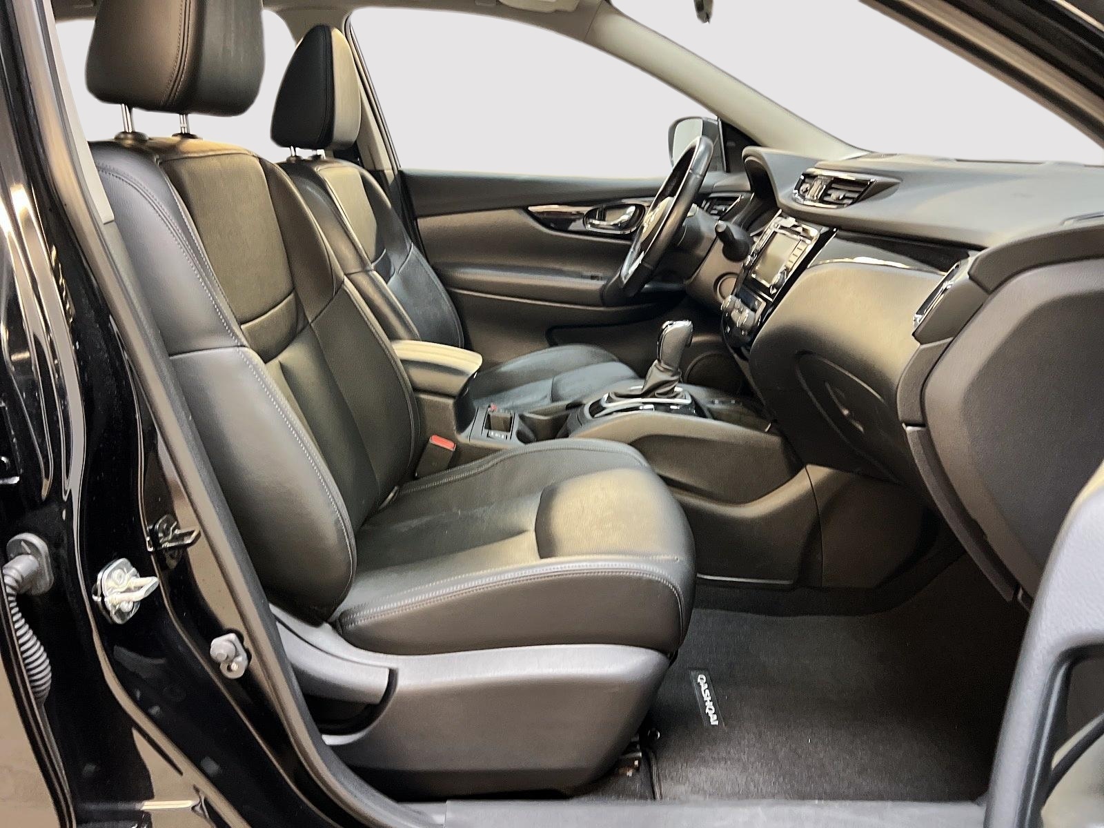 Nissan Qashqai SL CUIR TOIT NAV 4RM 2022 - image #8