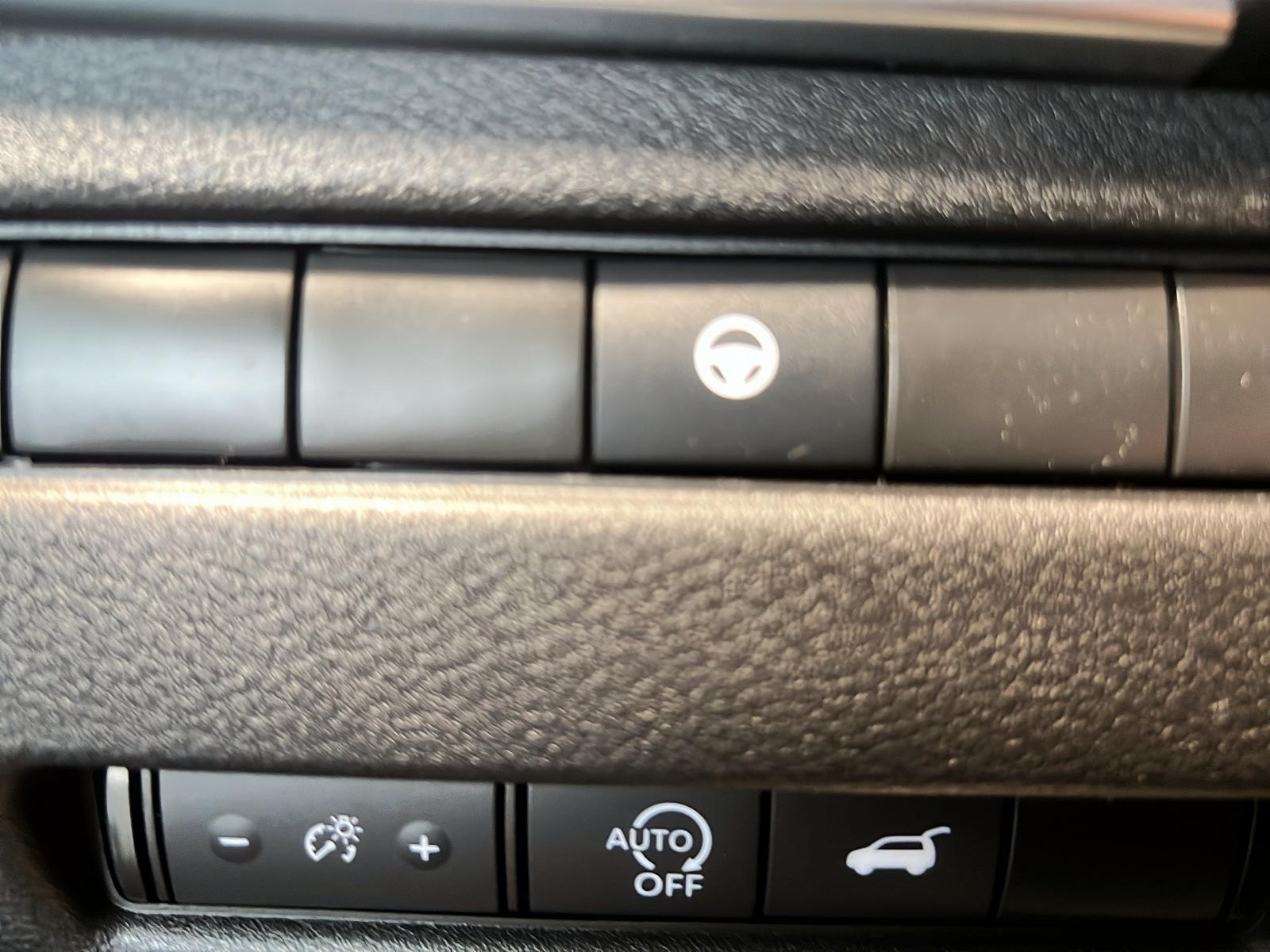 Nissan Rogue SL CUIR TOIT PANO NAV 4RM 2023 - image #15