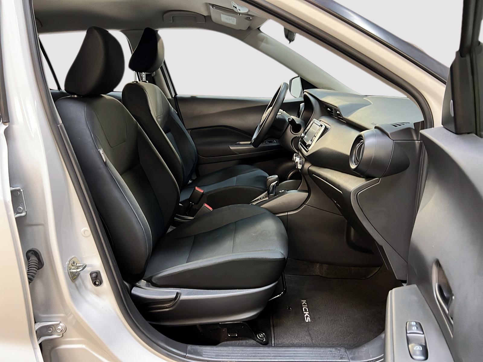 Nissan Kicks S 2023 - image #8
