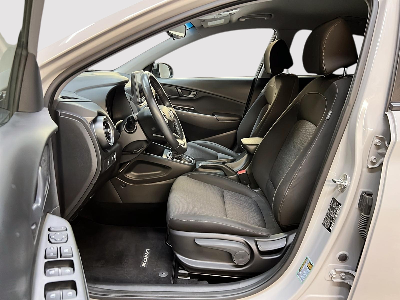 Hyundai Kona PREFERRED 4RM 2023 - image #7