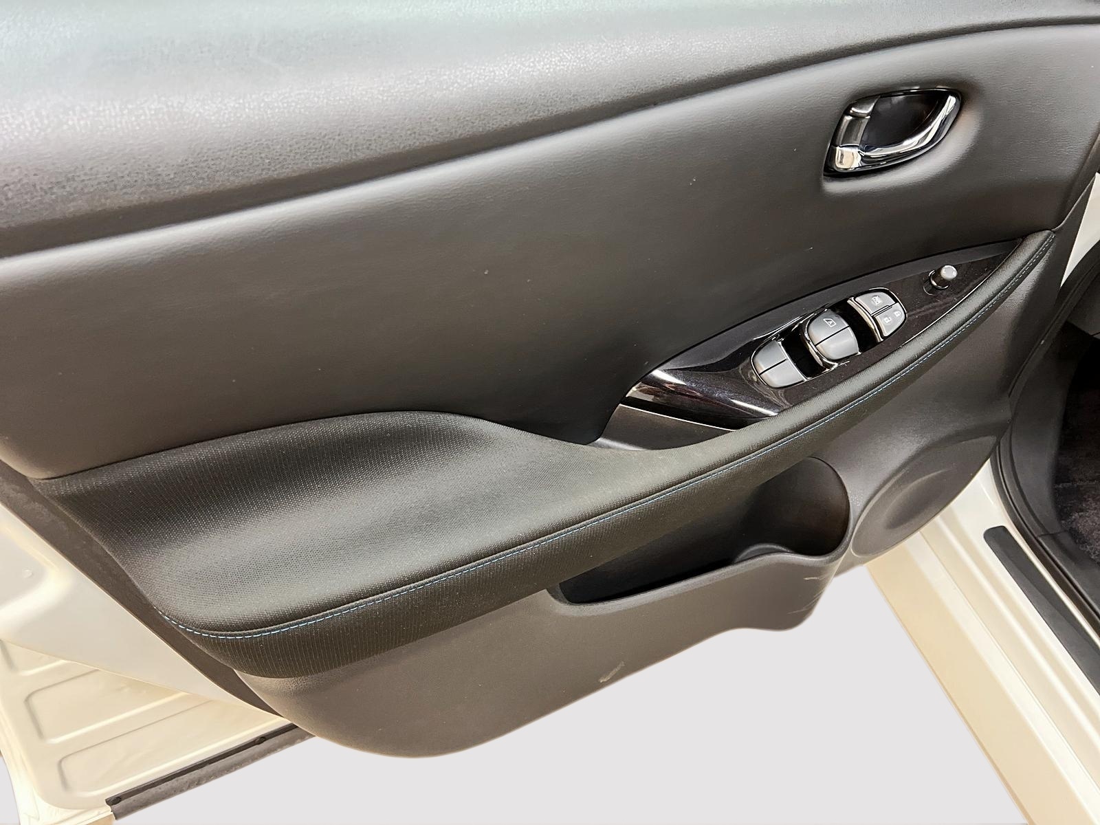 Nissan Leaf SV NAV 2023 - image #23