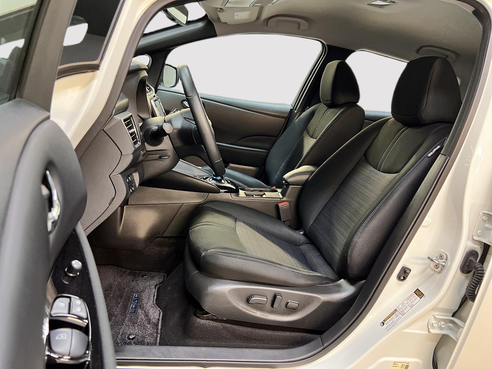 Nissan Leaf SV NAV 2023 - image #7