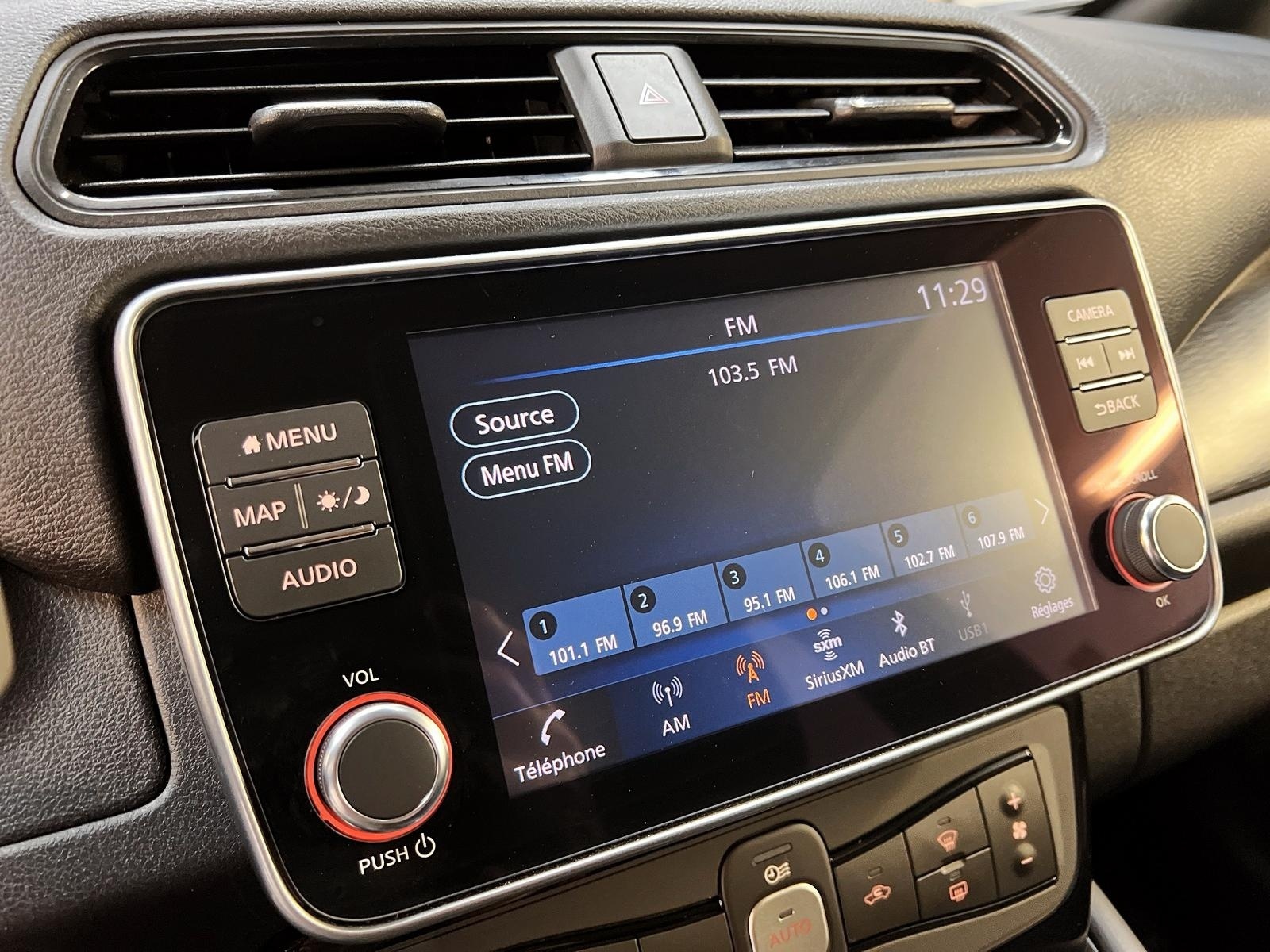 Nissan Leaf SV NAV 2023 - image #15