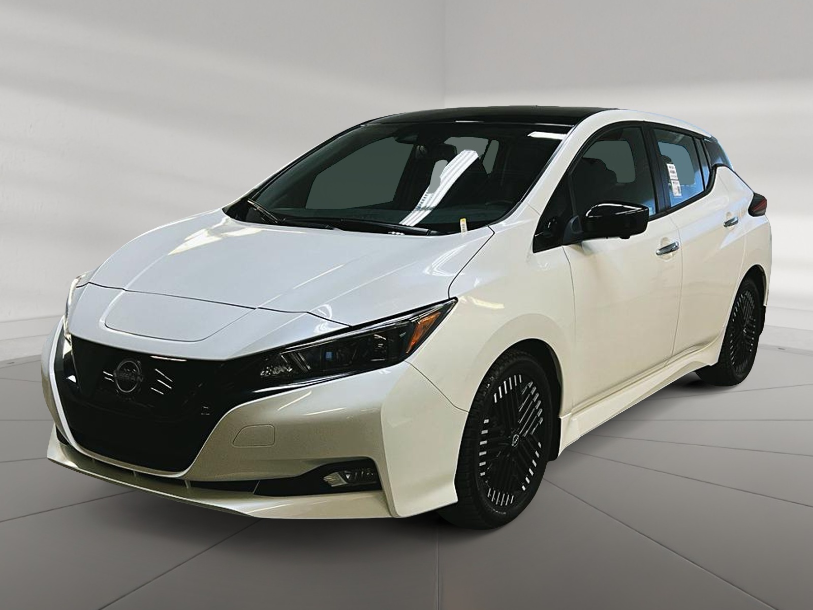 Nissan Leaf SV NAV 2023 - image #1