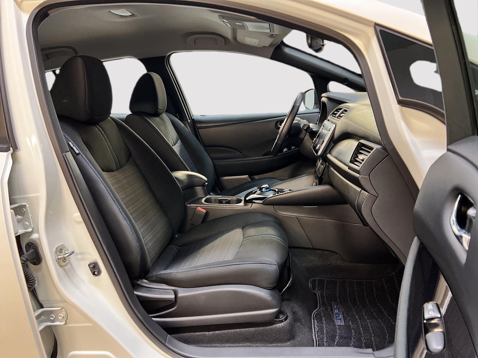 Nissan Leaf SV NAV 2023 - image #8