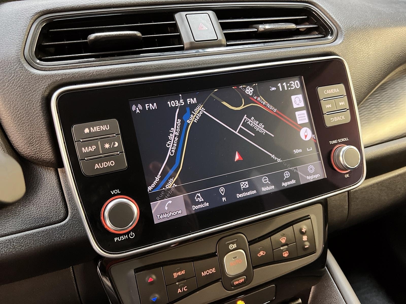 Nissan Leaf SV NAV 2023 - image #17