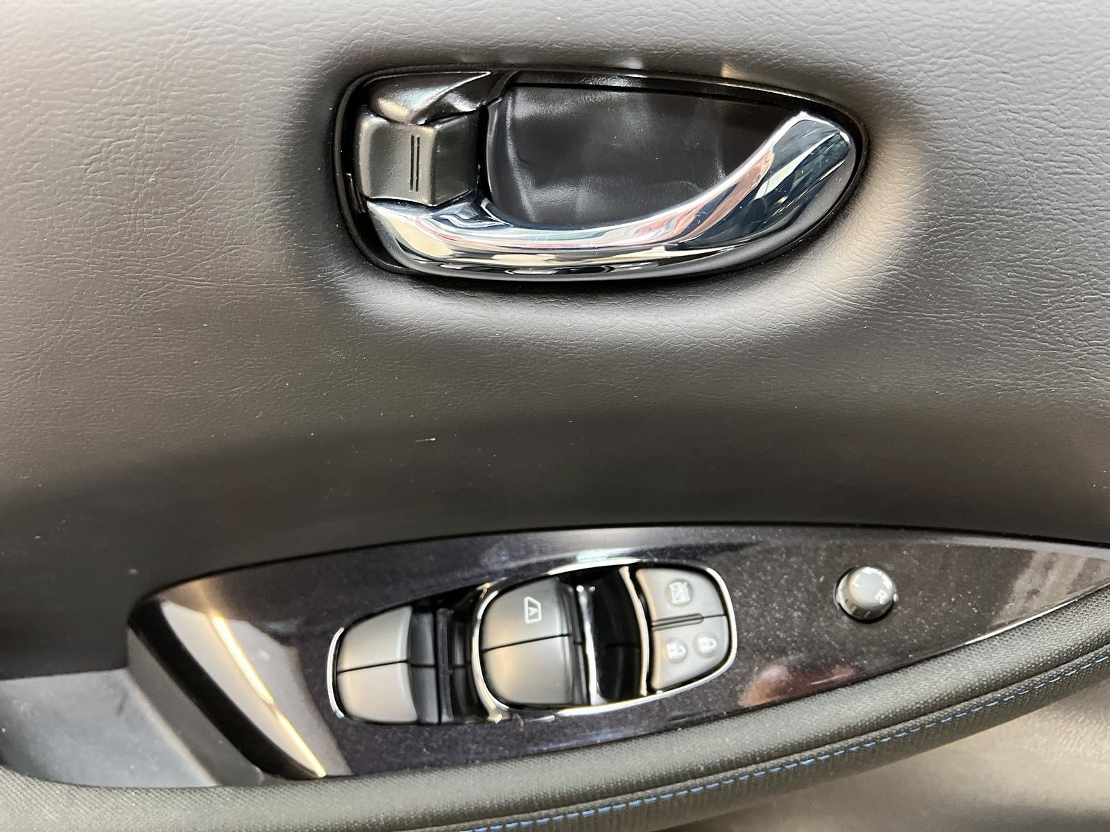 Nissan Leaf SV NAV 2023 - image #22