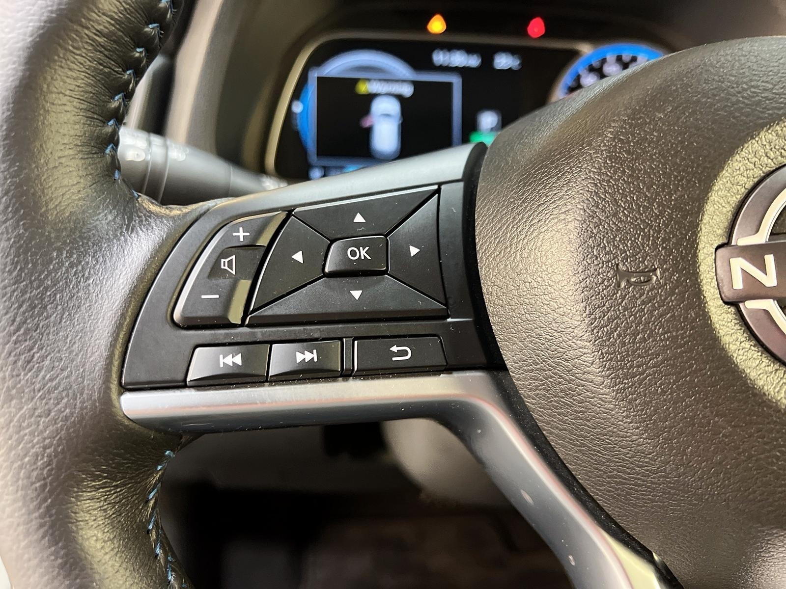 Nissan Leaf SV NAV 2023 - image #20