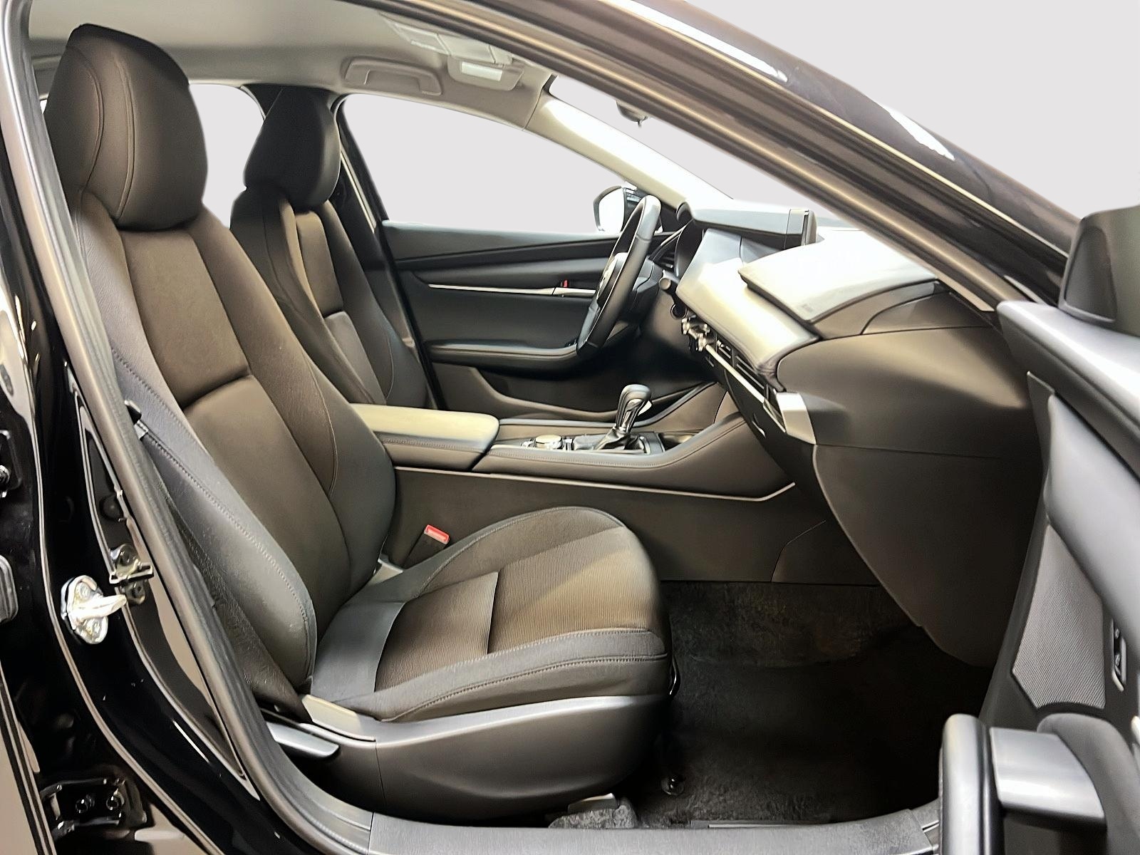 Mazda Mazda3 GS 2025 - image #8
