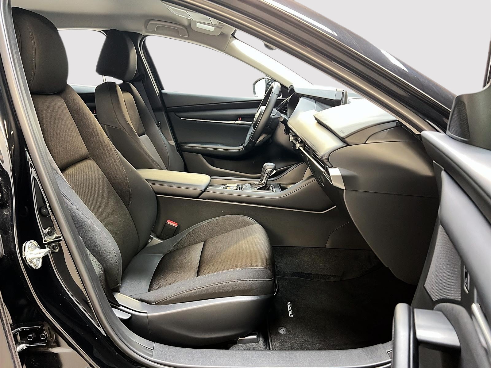 Mazda Mazda3 GS 2025 - image #8