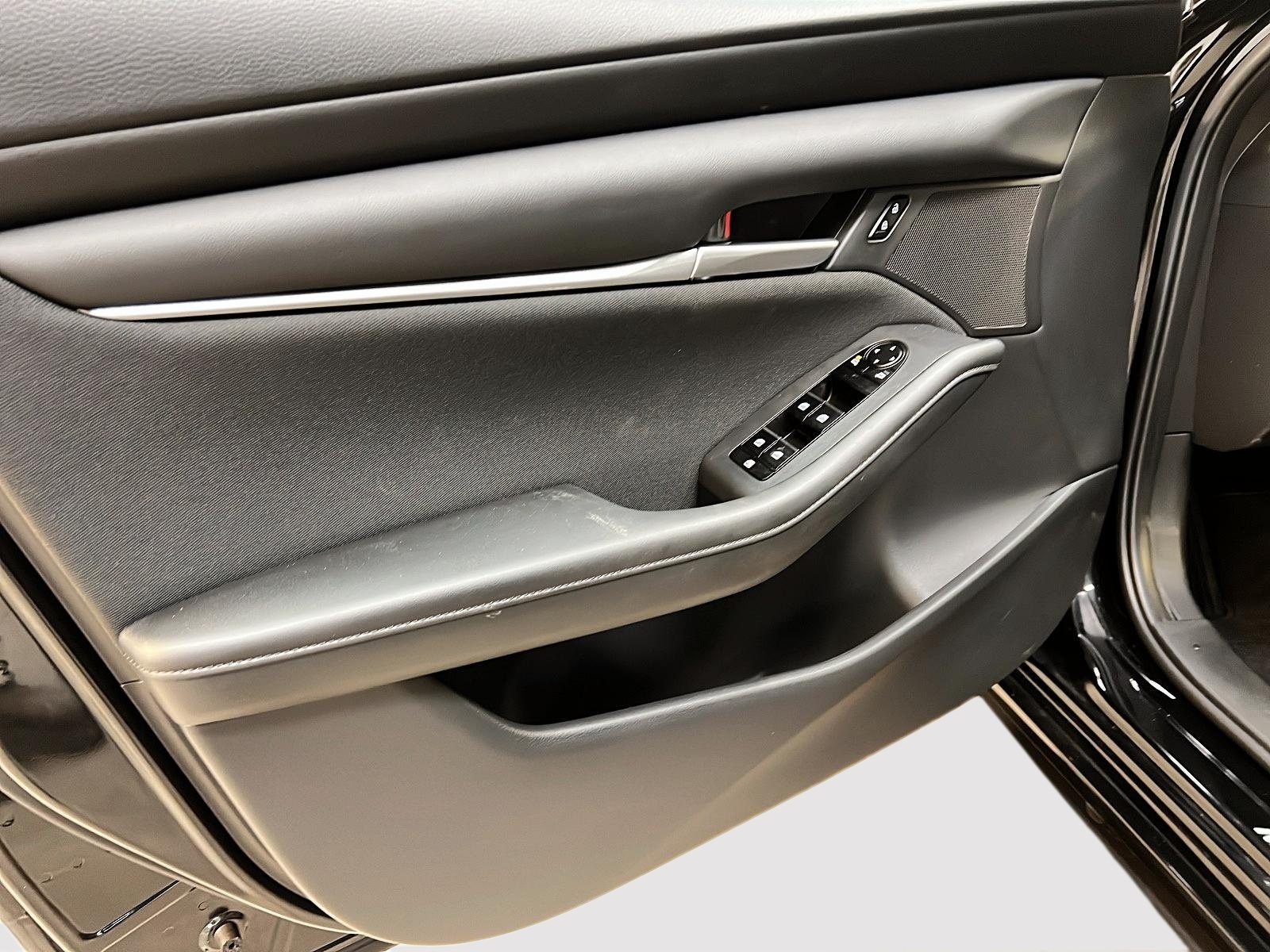 Mazda Mazda3 GS 2025 - image #23