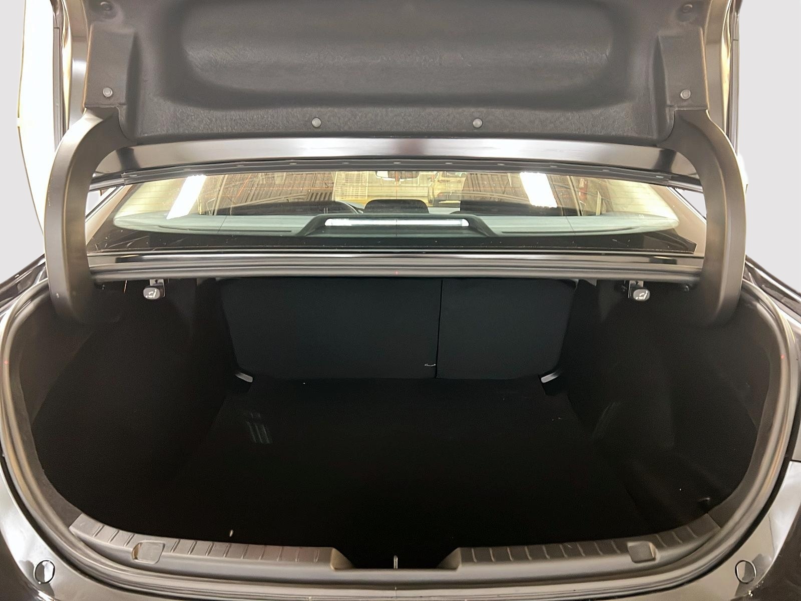 Mazda Mazda3 GS 2025 - image #12