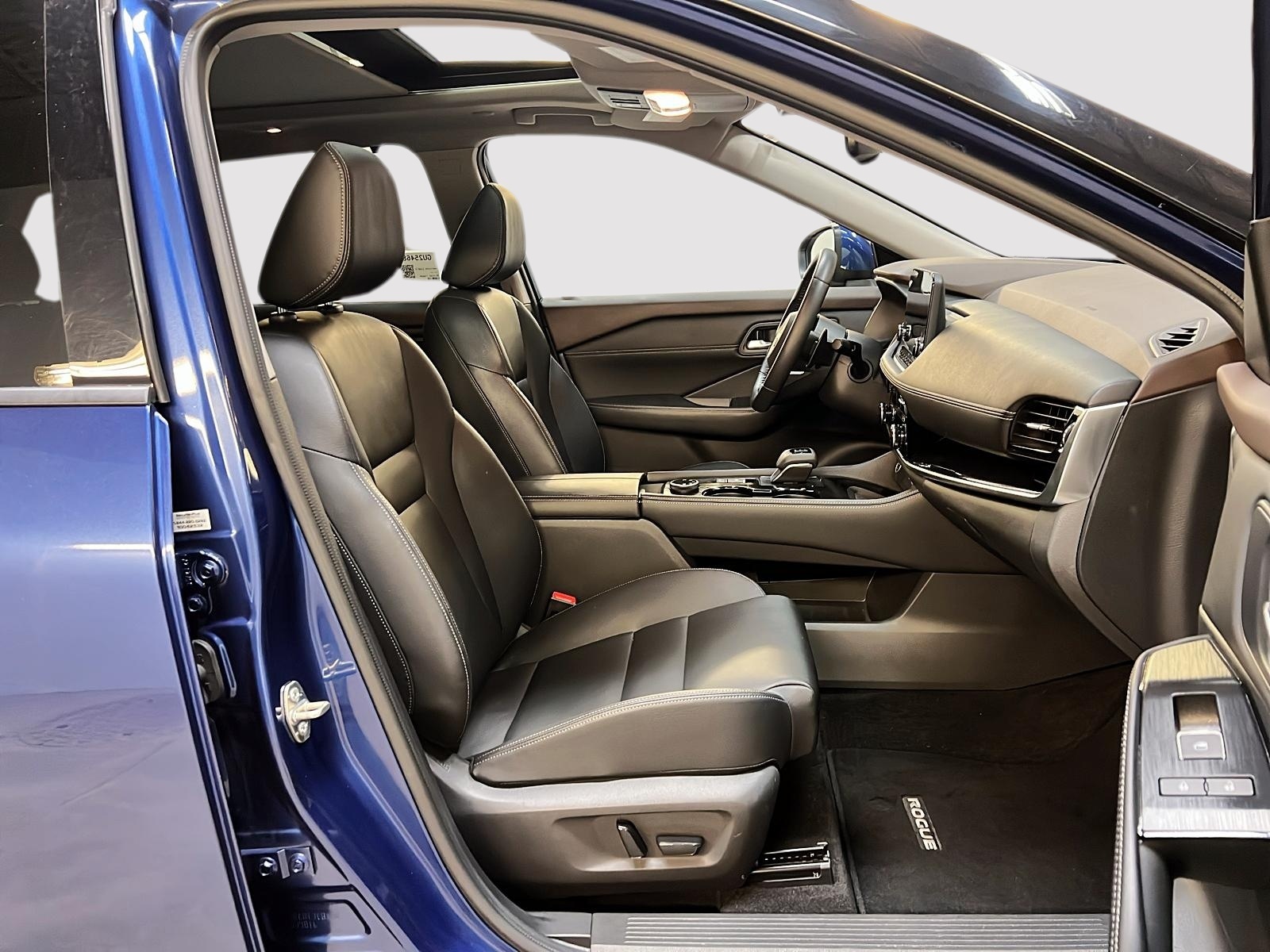Nissan Rogue SL CUIR TOIT PANO NAV 4RM 2022 - image #8
