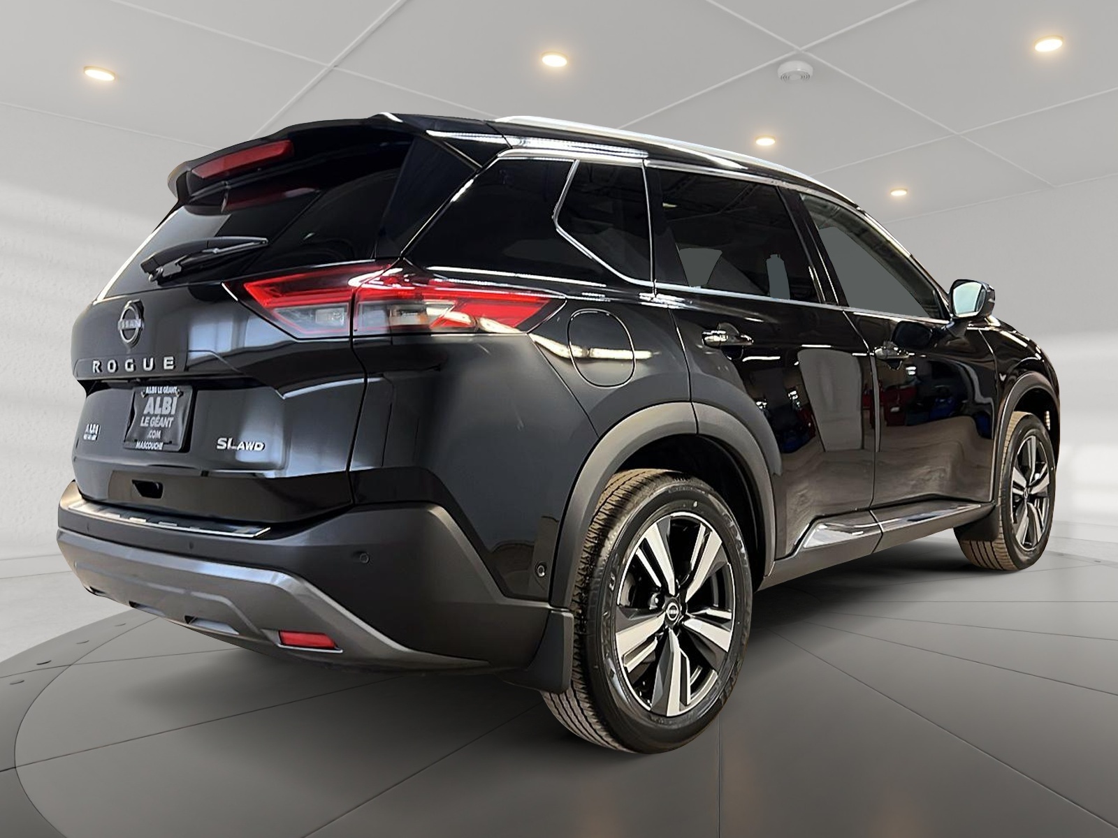 Nissan Rogue SL CUIR TOIT PANO NAV 4RM 2023 - image #4