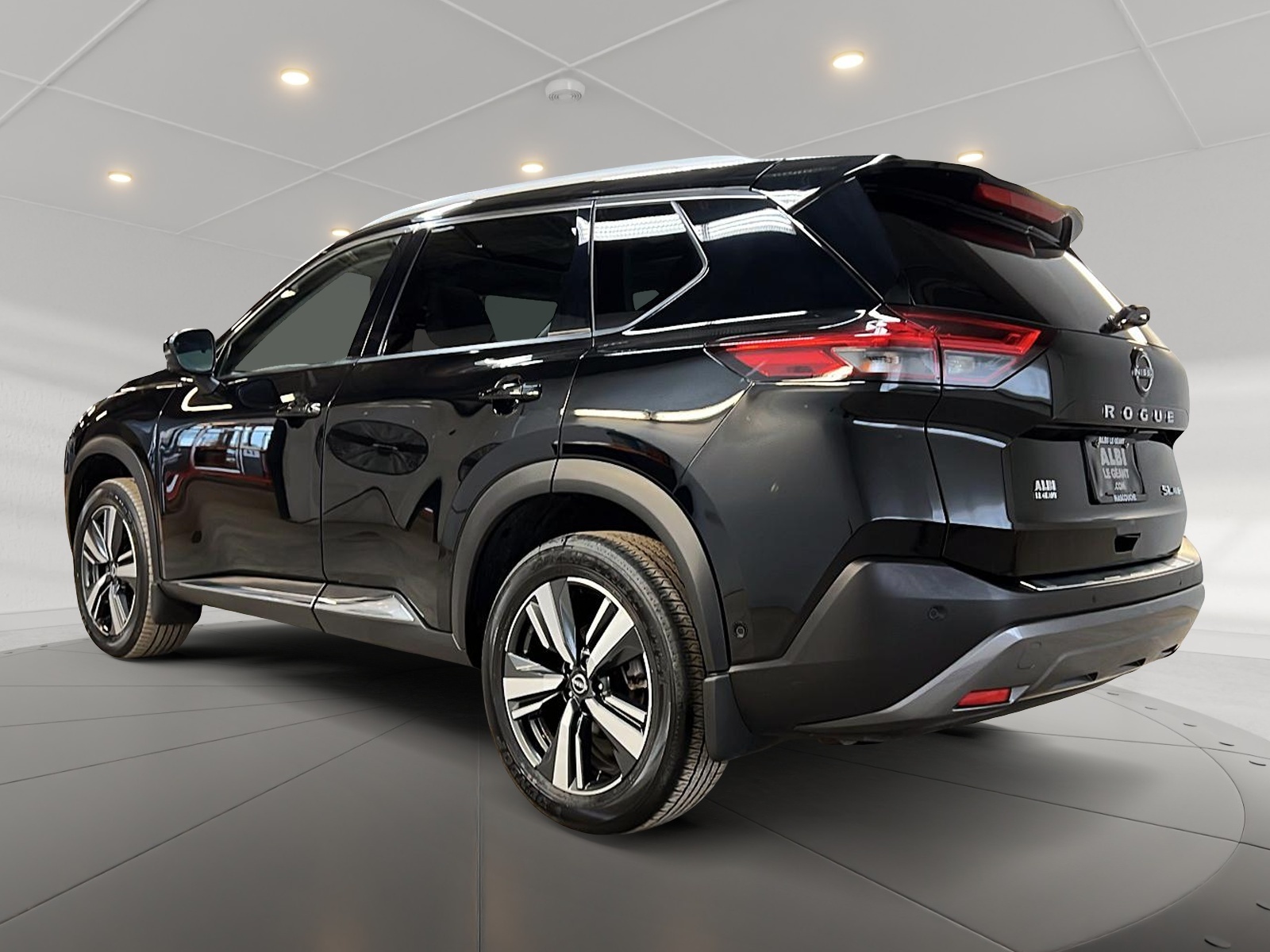 Nissan Rogue SL CUIR TOIT PANO NAV 4RM 2023 - image #6