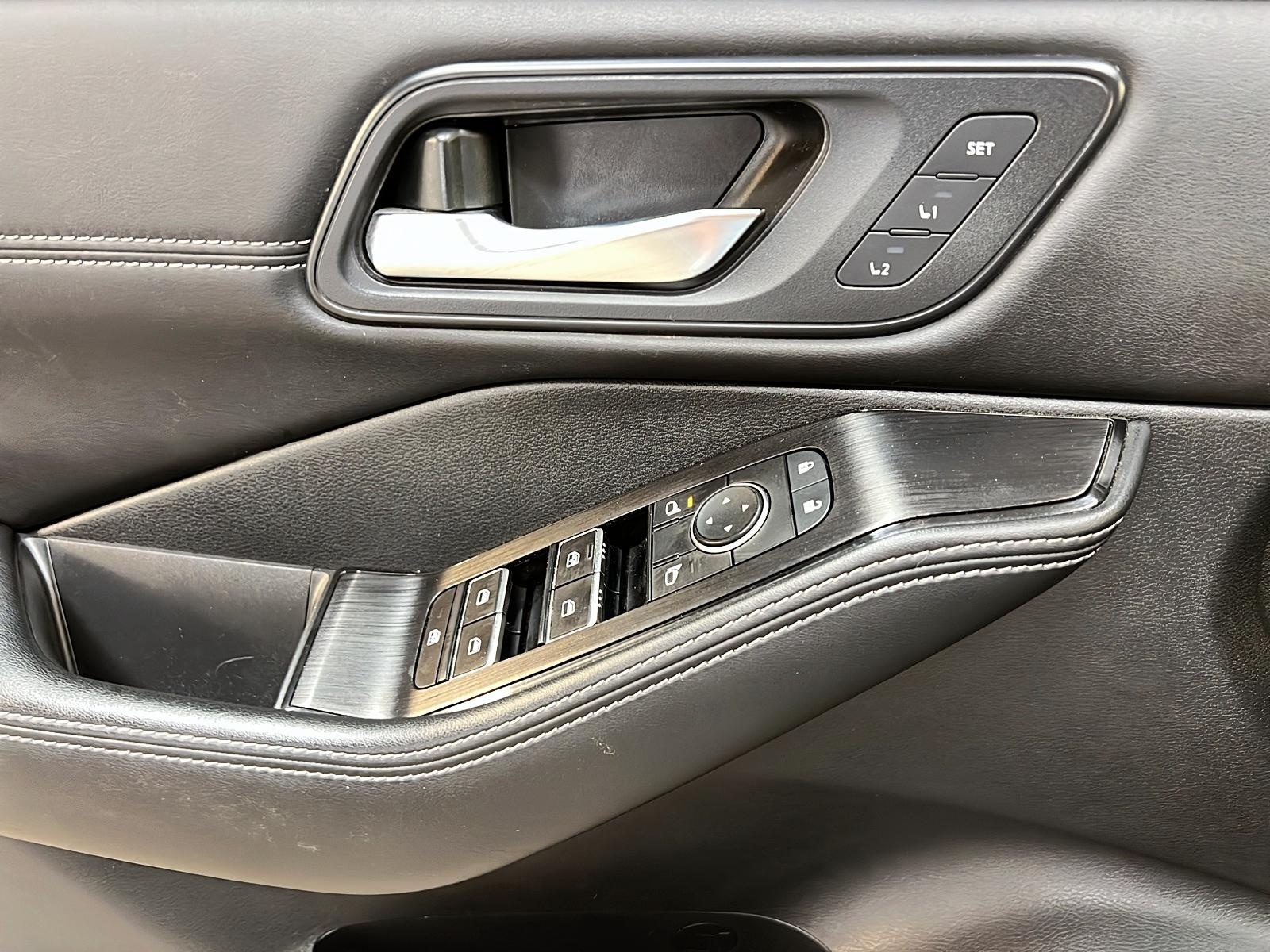 Nissan Rogue SL CUIR TOIT PANO NAV 4RM 2023 - image #25