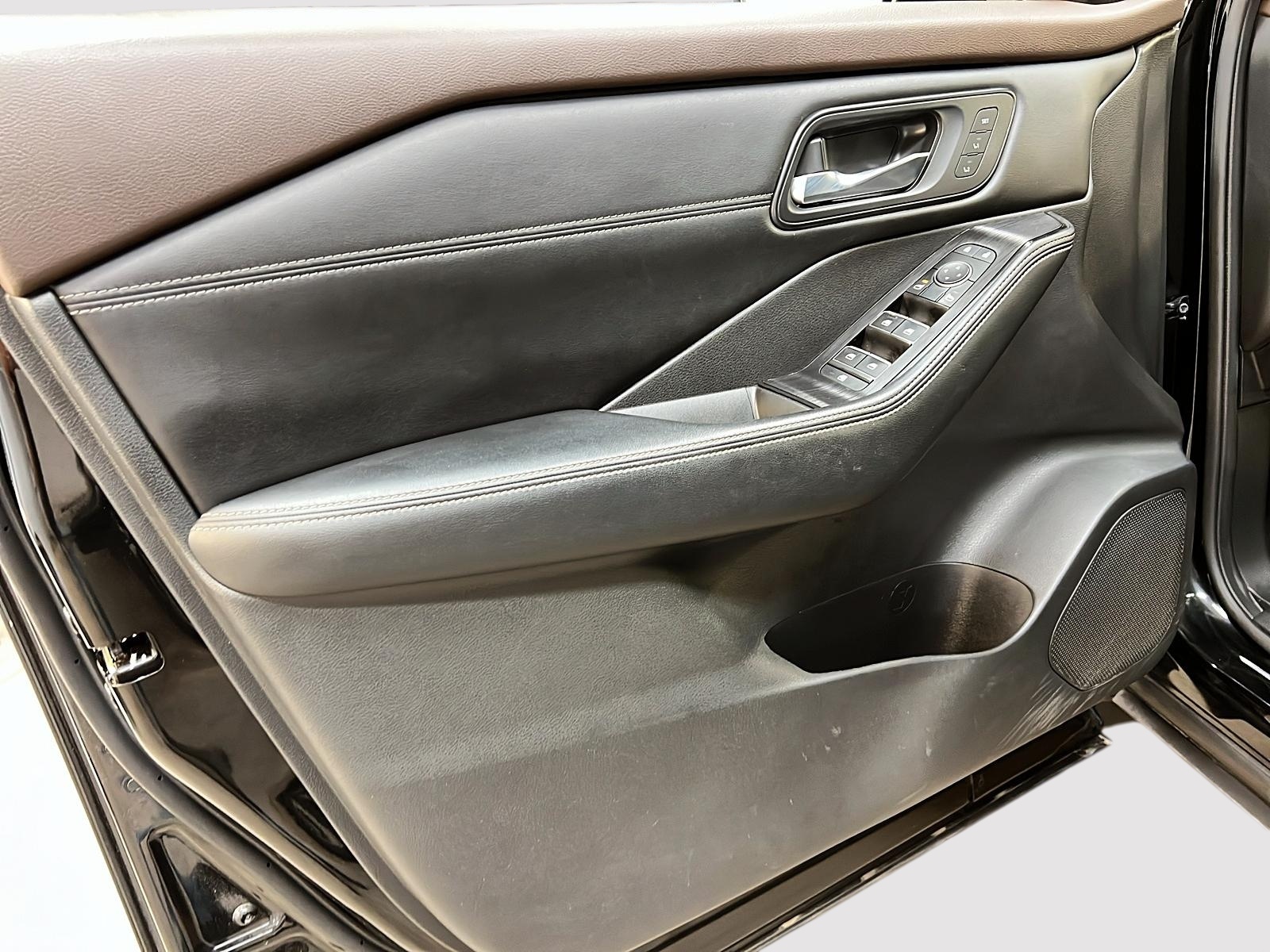 Nissan Rogue SL CUIR TOIT PANO NAV 4RM 2023 - image #26