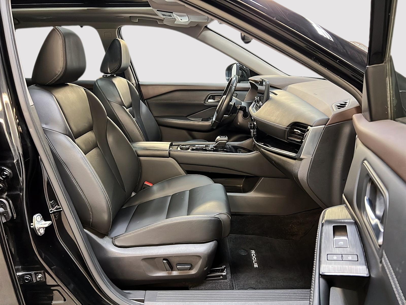 Nissan Rogue SL CUIR TOIT PANO NAV 4RM 2023 - image #8