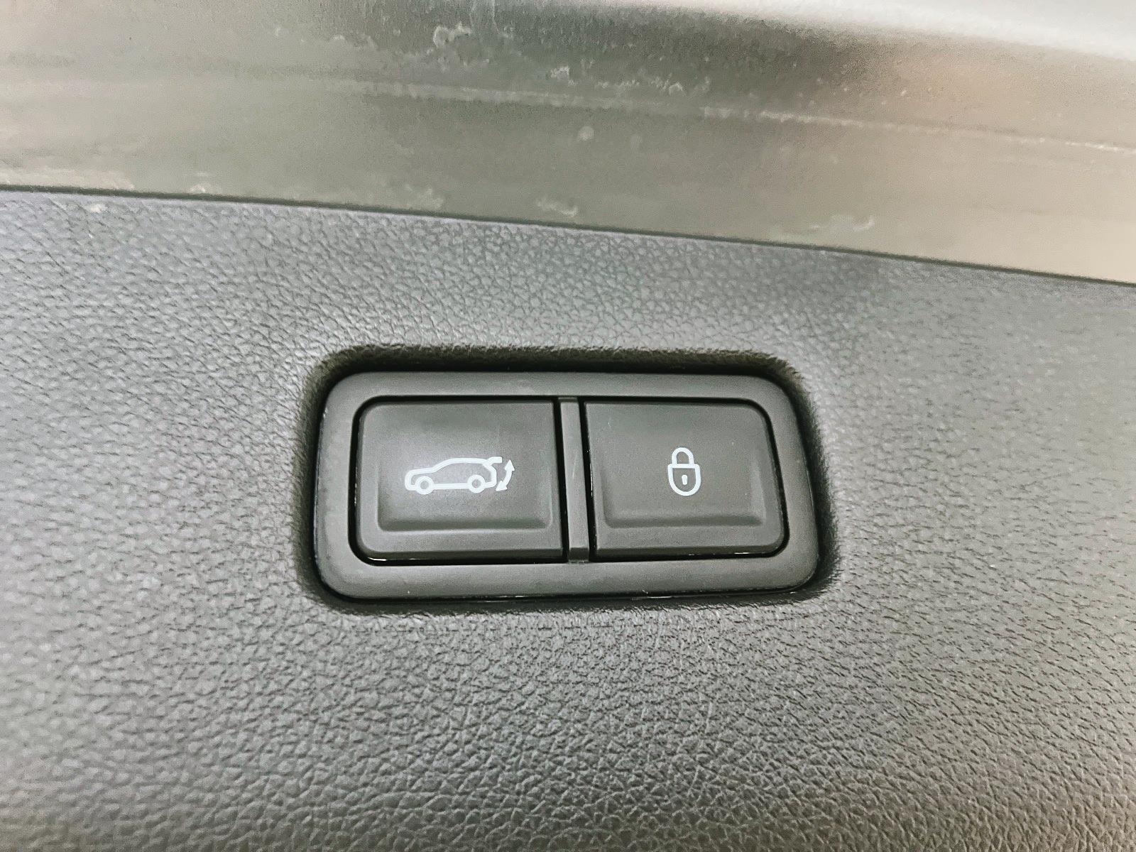 Genesis GV70 ELECTRIFIED PRESTIGE CUIR TOIT PANO NAV 4RM 2023 - image #15