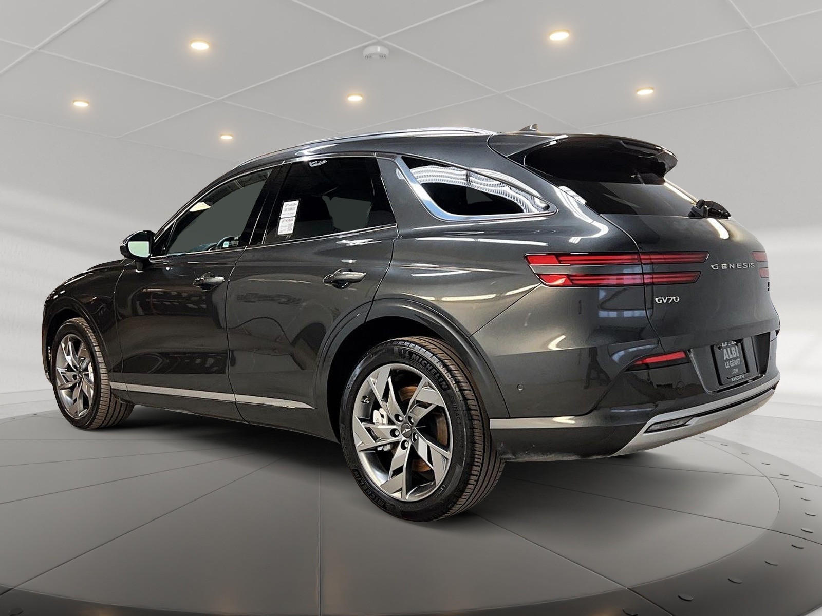 Genesis GV70 ELECTRIFIED PRESTIGE CUIR TOIT PANO NAV 4RM 2023 - image #6