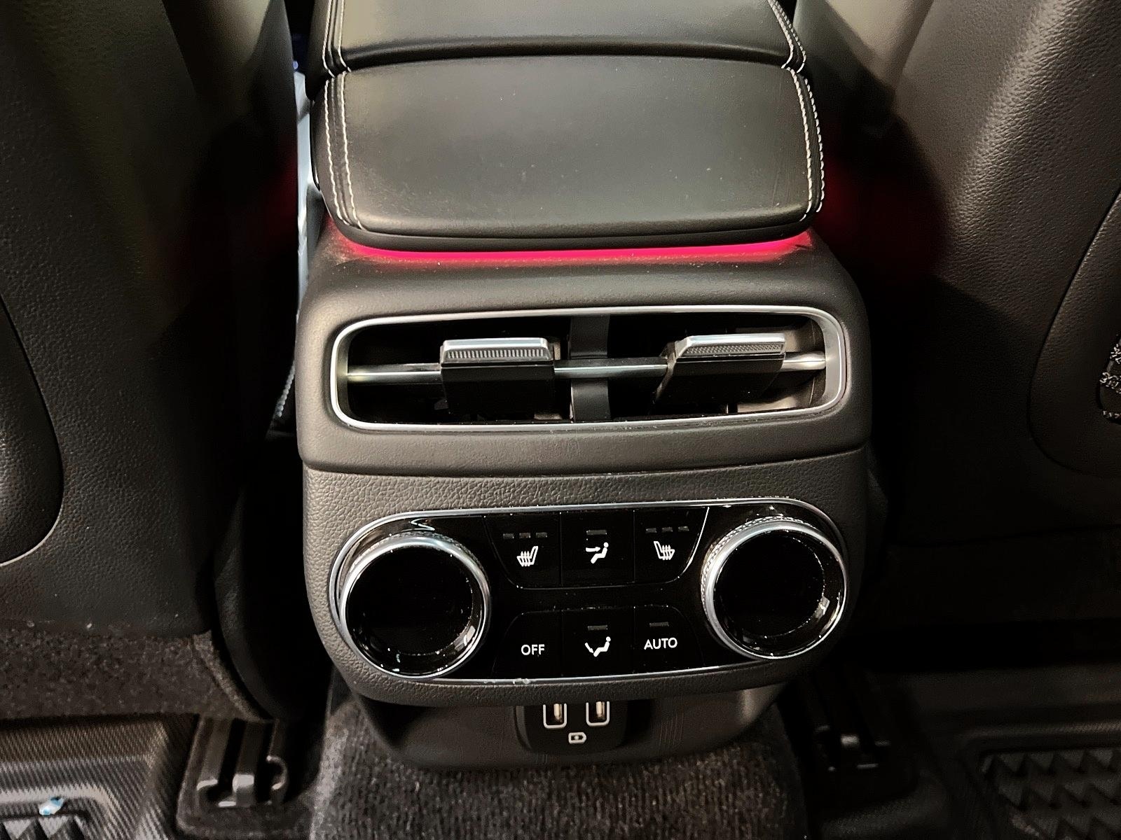 Genesis GV70 ELECTRIFIED PRESTIGE CUIR TOIT PANO NAV 4RM 2023 - image #11