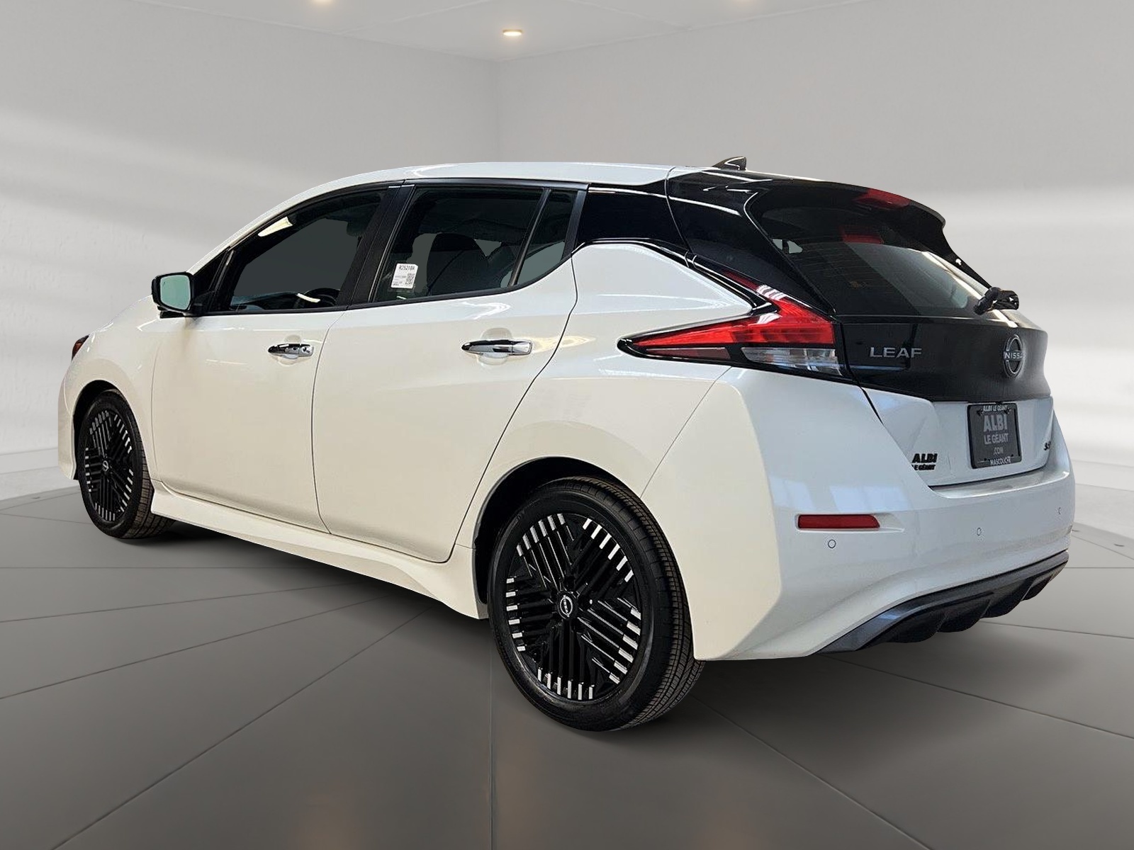 Nissan Leaf SV NAV 2024 - image #6