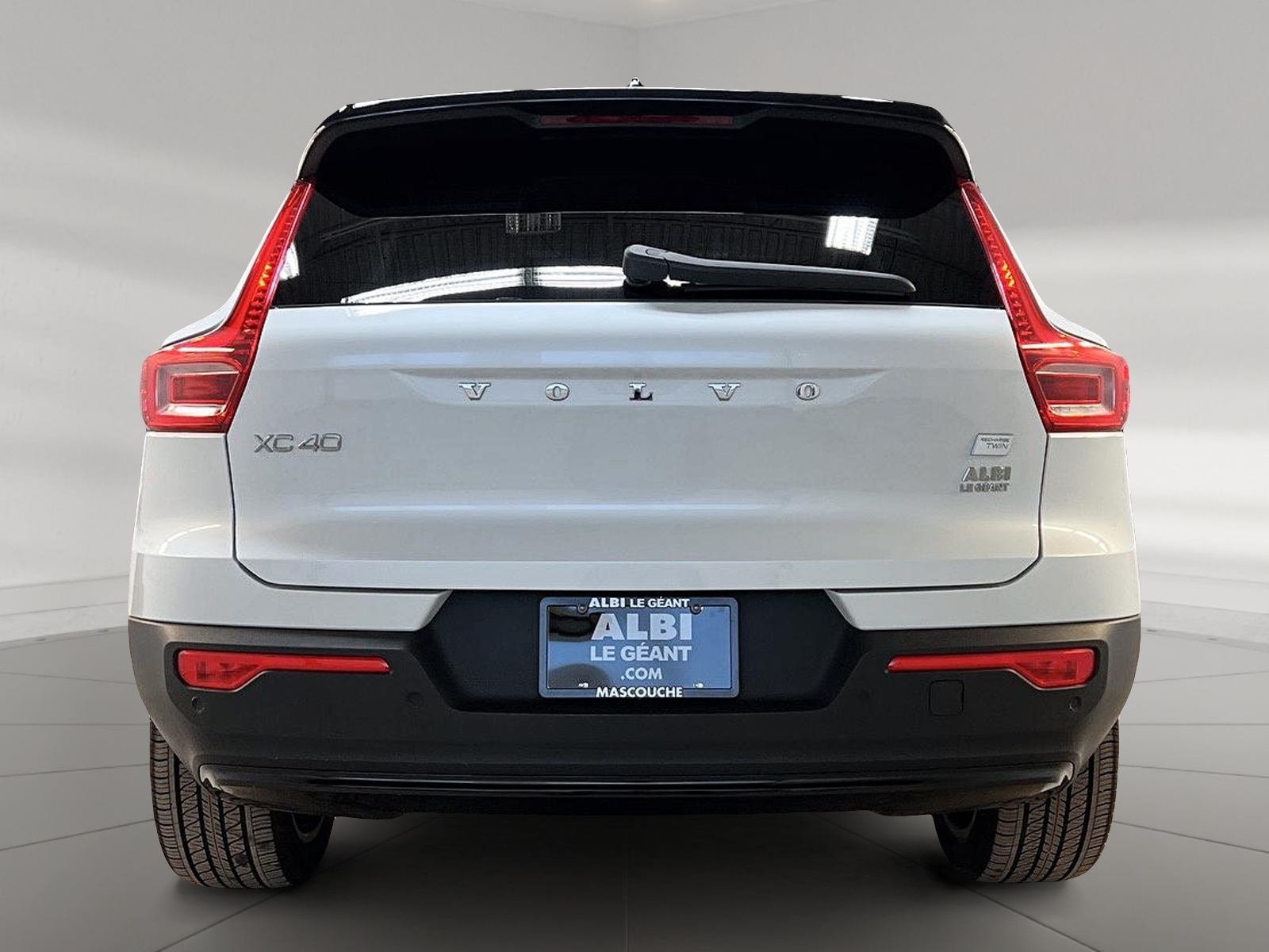 Volvo XC40 TWIN RECHARGE CORE NAV 4RM 2024 - image #5