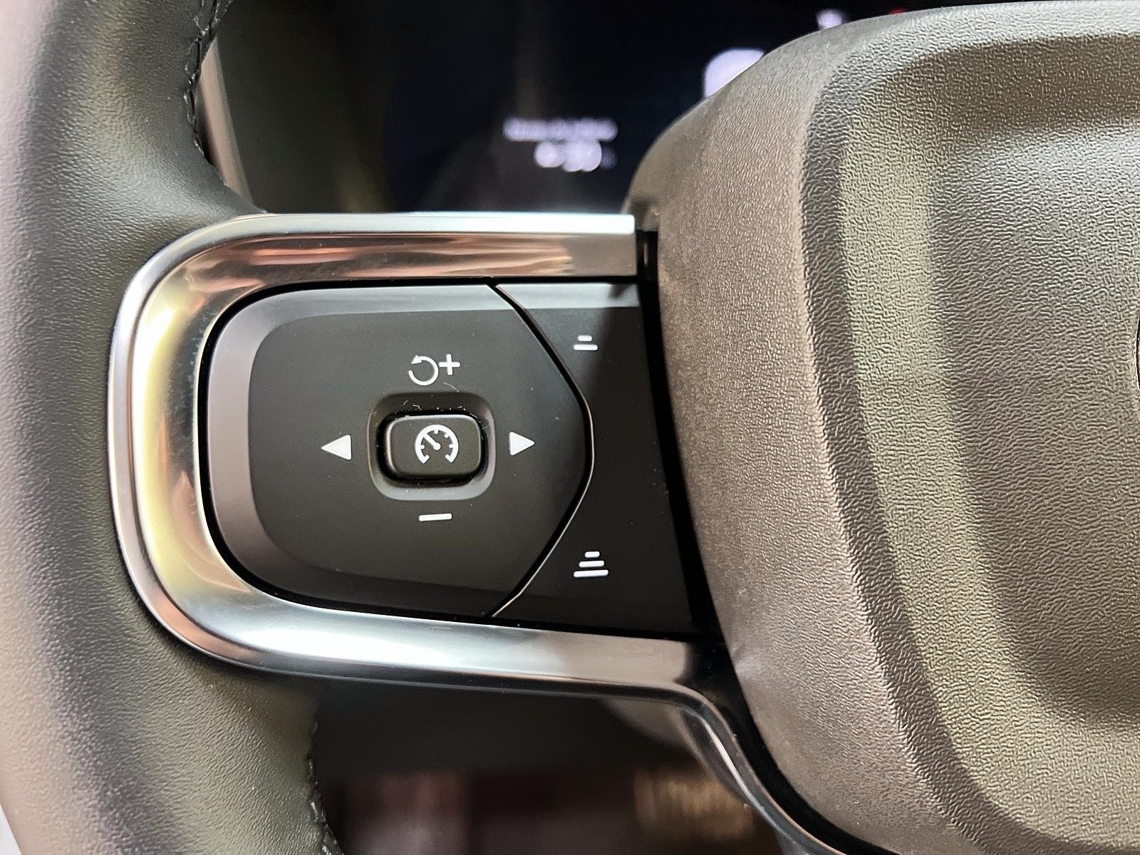 Volvo XC40 TWIN RECHARGE CORE NAV 4RM 2024 - image #20
