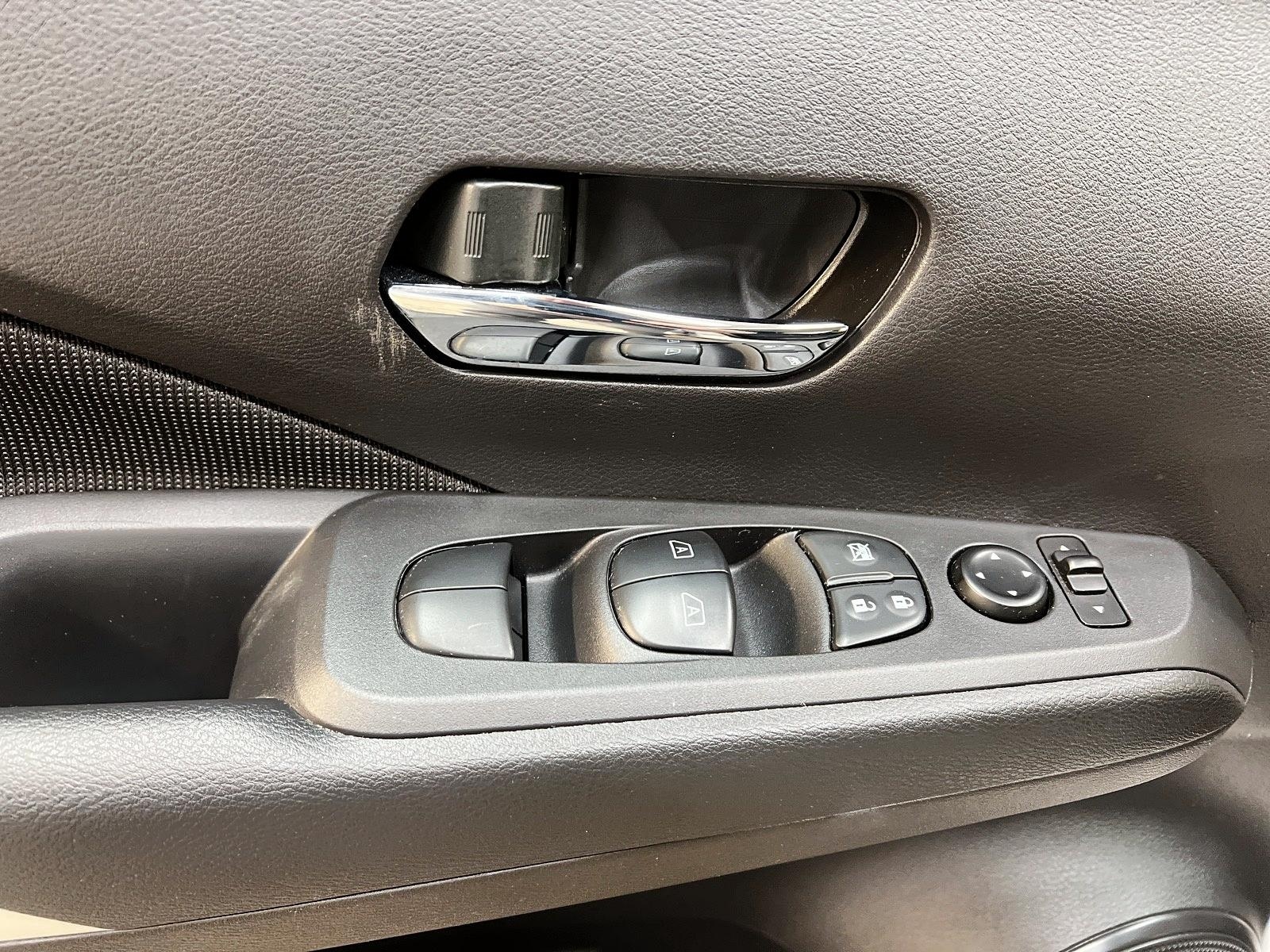 Nissan Kicks SV 2023 - image #21