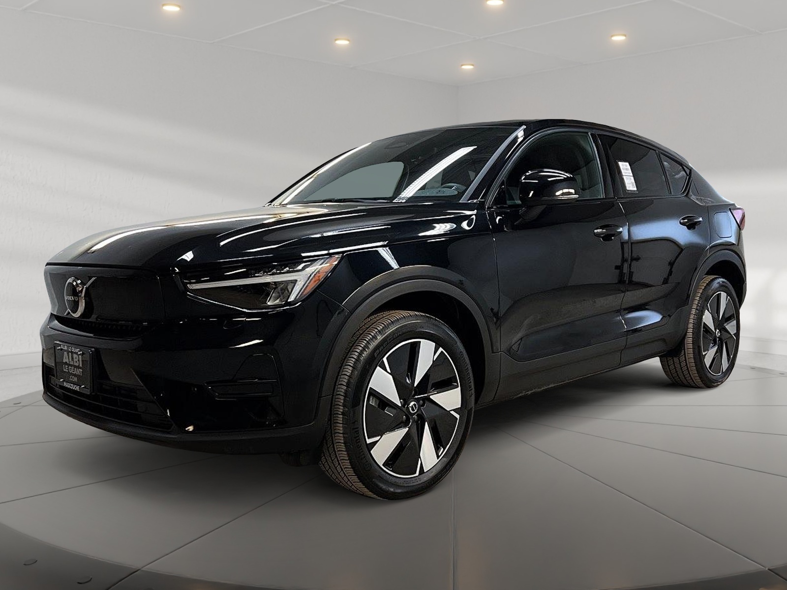 Volvo C40 RECHARGE CORE NAV 2024 - image #1