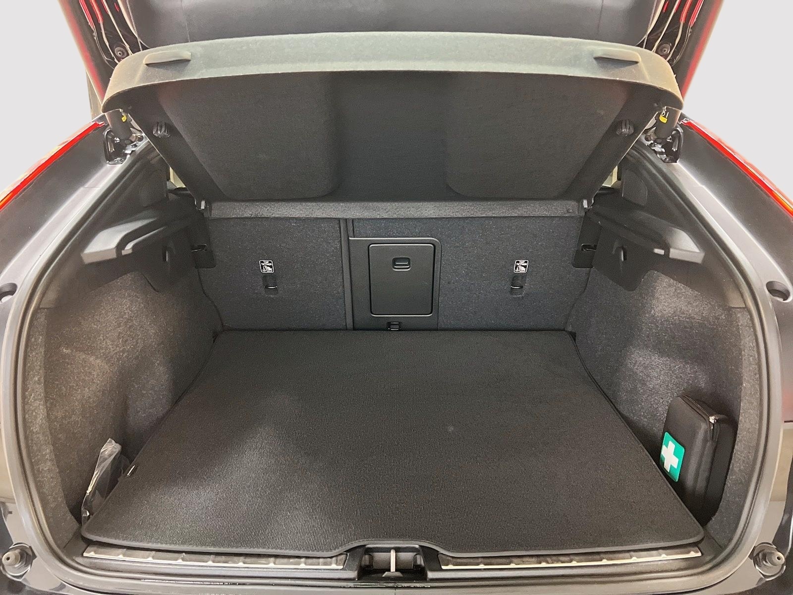 Volvo C40 RECHARGE CORE NAV 2024 - image #13