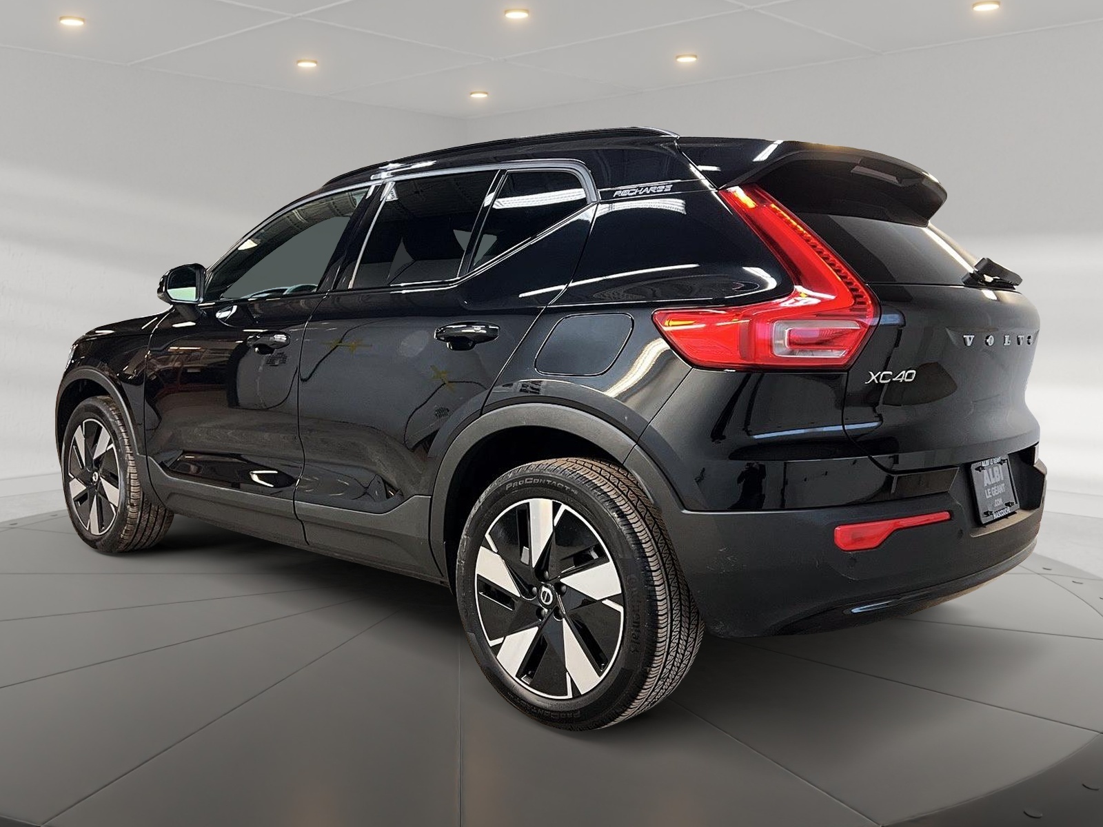 Volvo XC40 TWIN RECHARGE CORE NAV 4RM 2024 - image #6