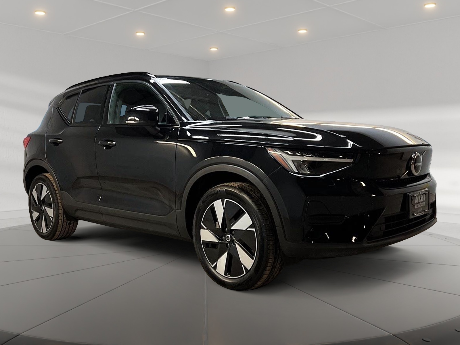 Volvo XC40 TWIN RECHARGE CORE NAV 4RM 2024 - image #3