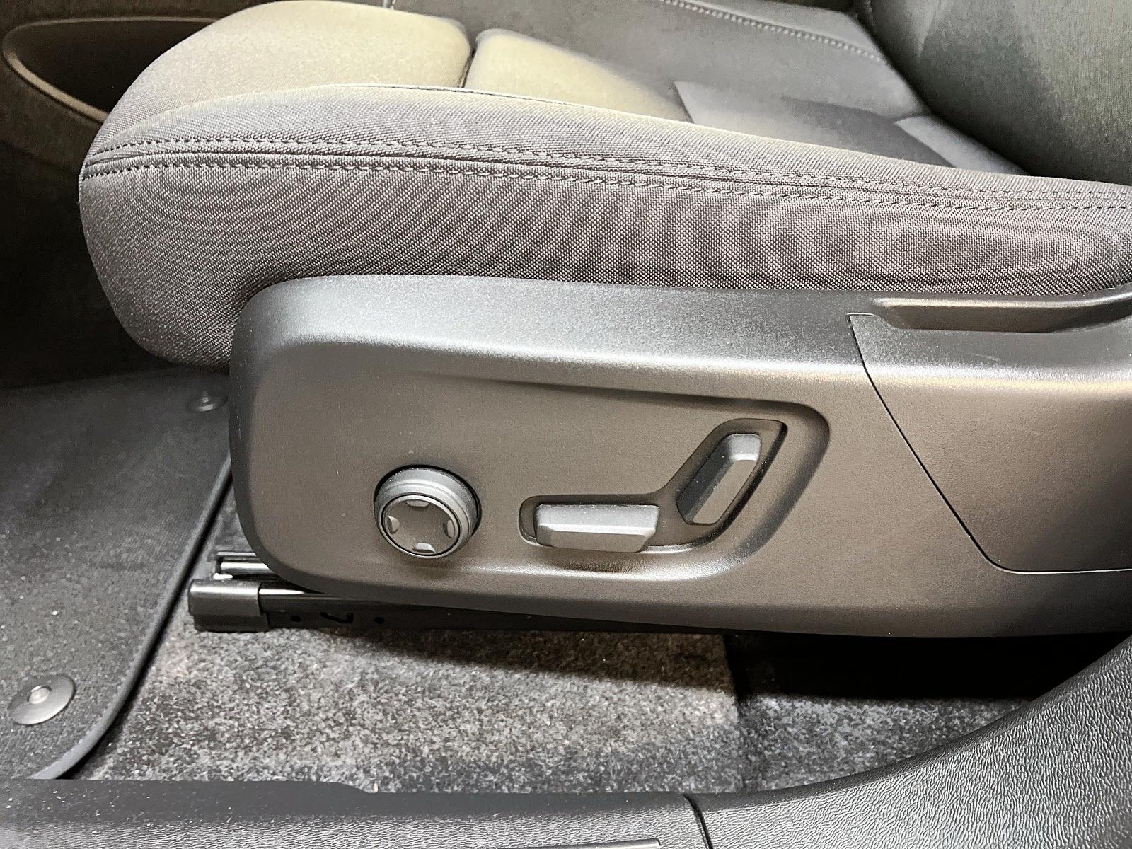Volvo XC40 TWIN RECHARGE CORE NAV 4RM 2024 - image #23