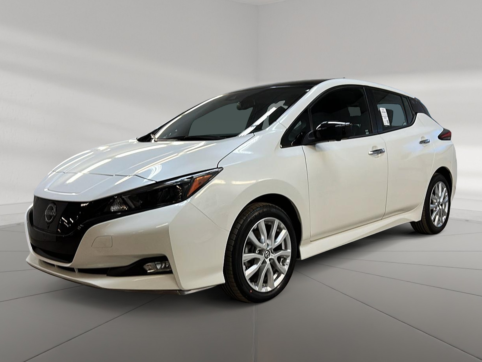 Nissan Leaf SV PLUS NAV 2024 - image #1