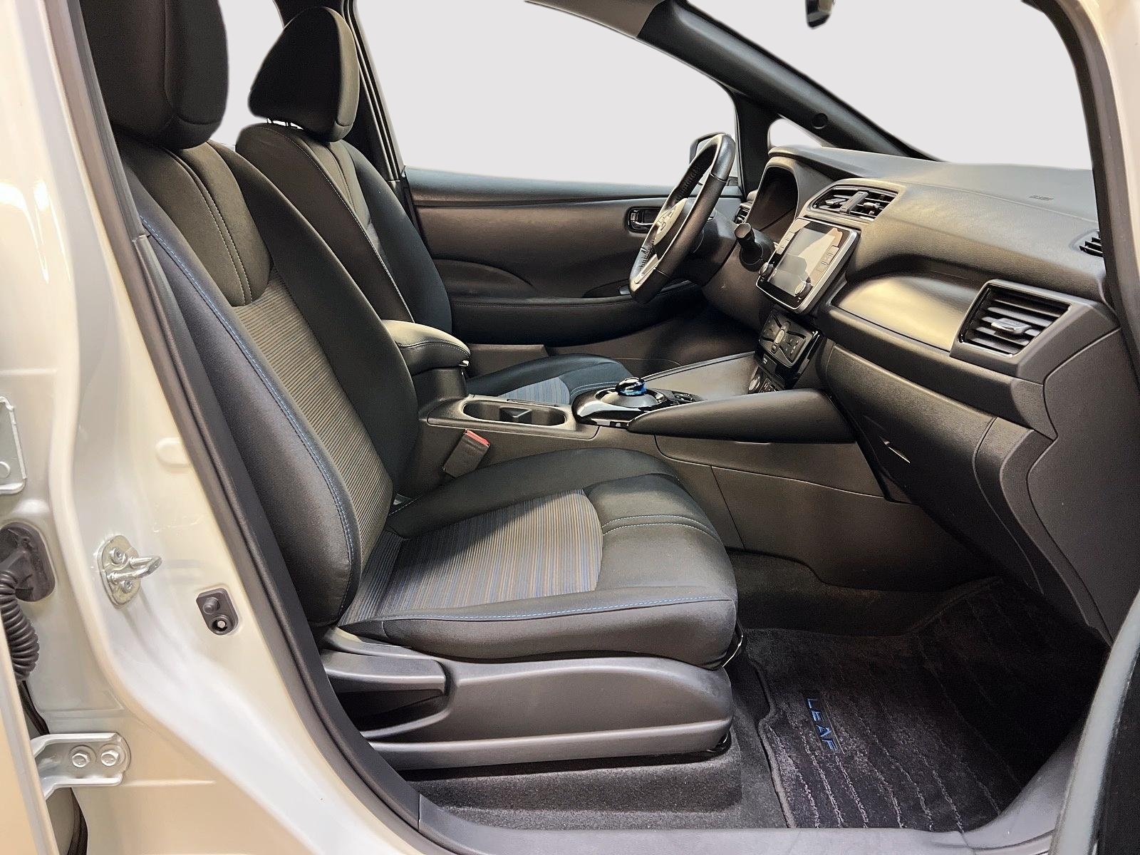 Nissan Leaf SV NAV 2024 - image #8