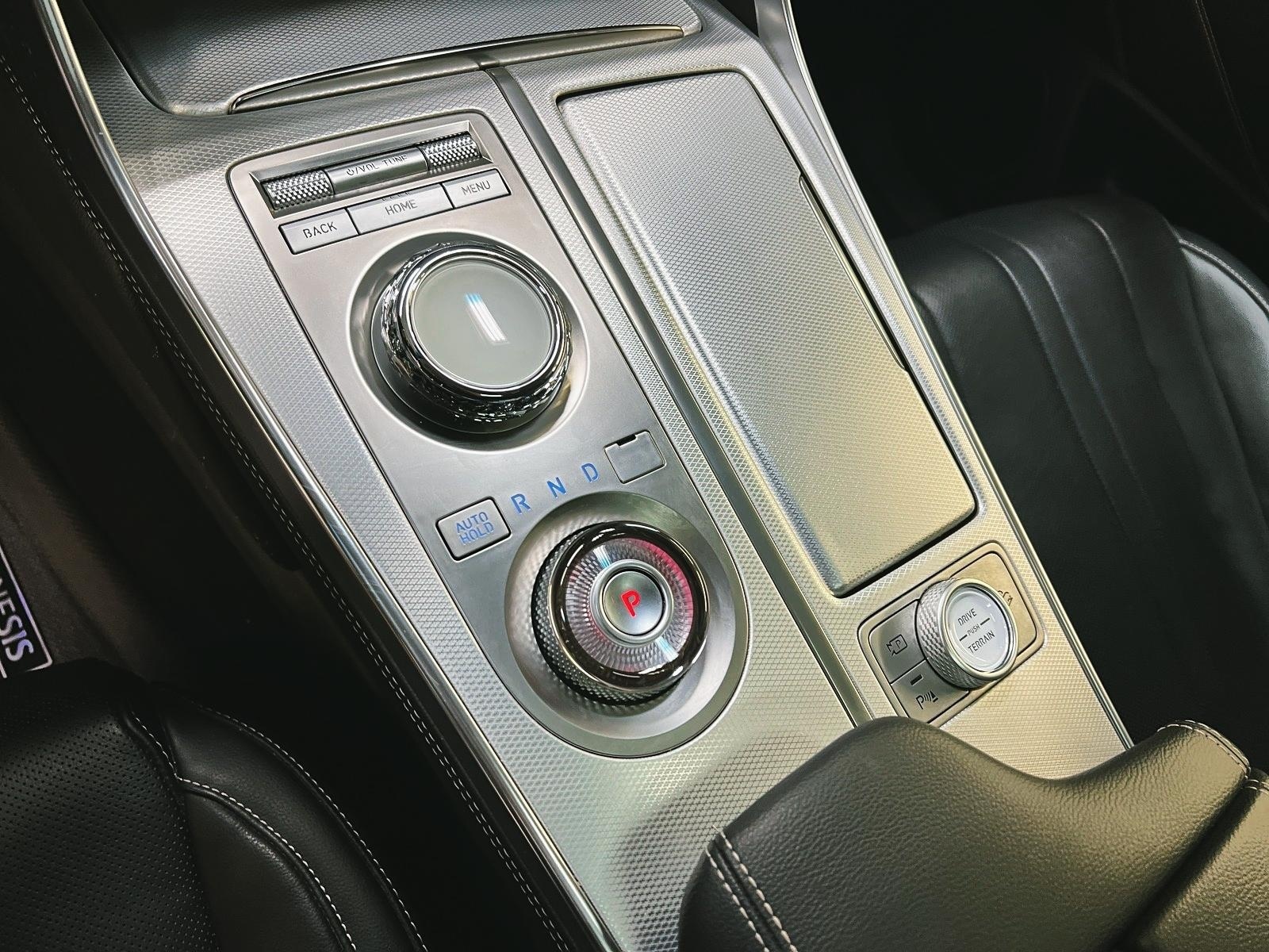 Genesis GV80 ADVANCED 2.5T CUIR TOIT PANO NAV 4RM 2023 - image #17