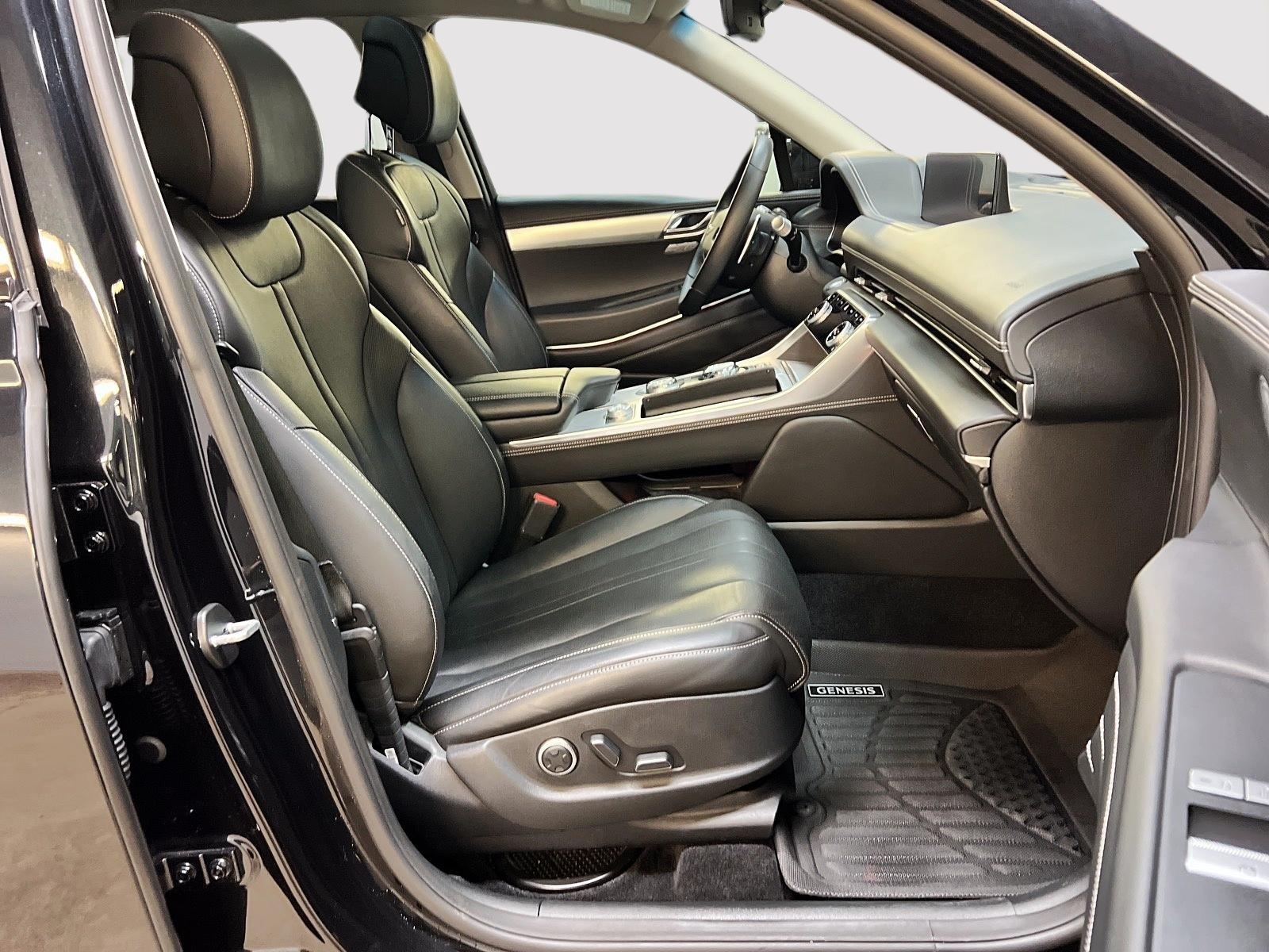 Genesis GV80 ADVANCED 2.5T CUIR TOIT PANO NAV 4RM 2023 - image #8