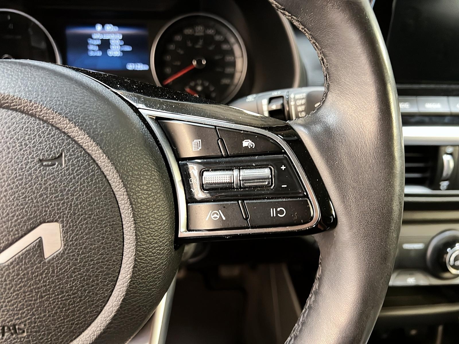 Kia Forte EX 2022 - image #17