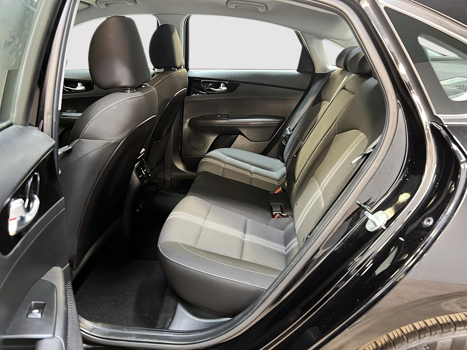 Kia Forte EX 2022 - image #9