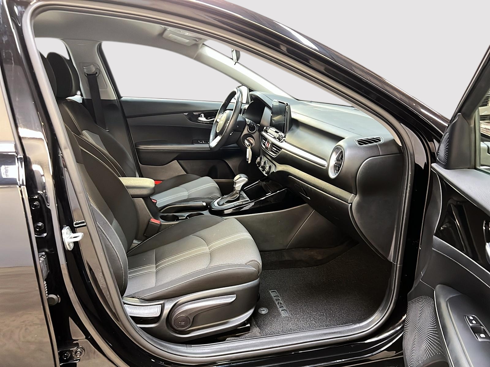 Kia Forte EX 2022 - image #8