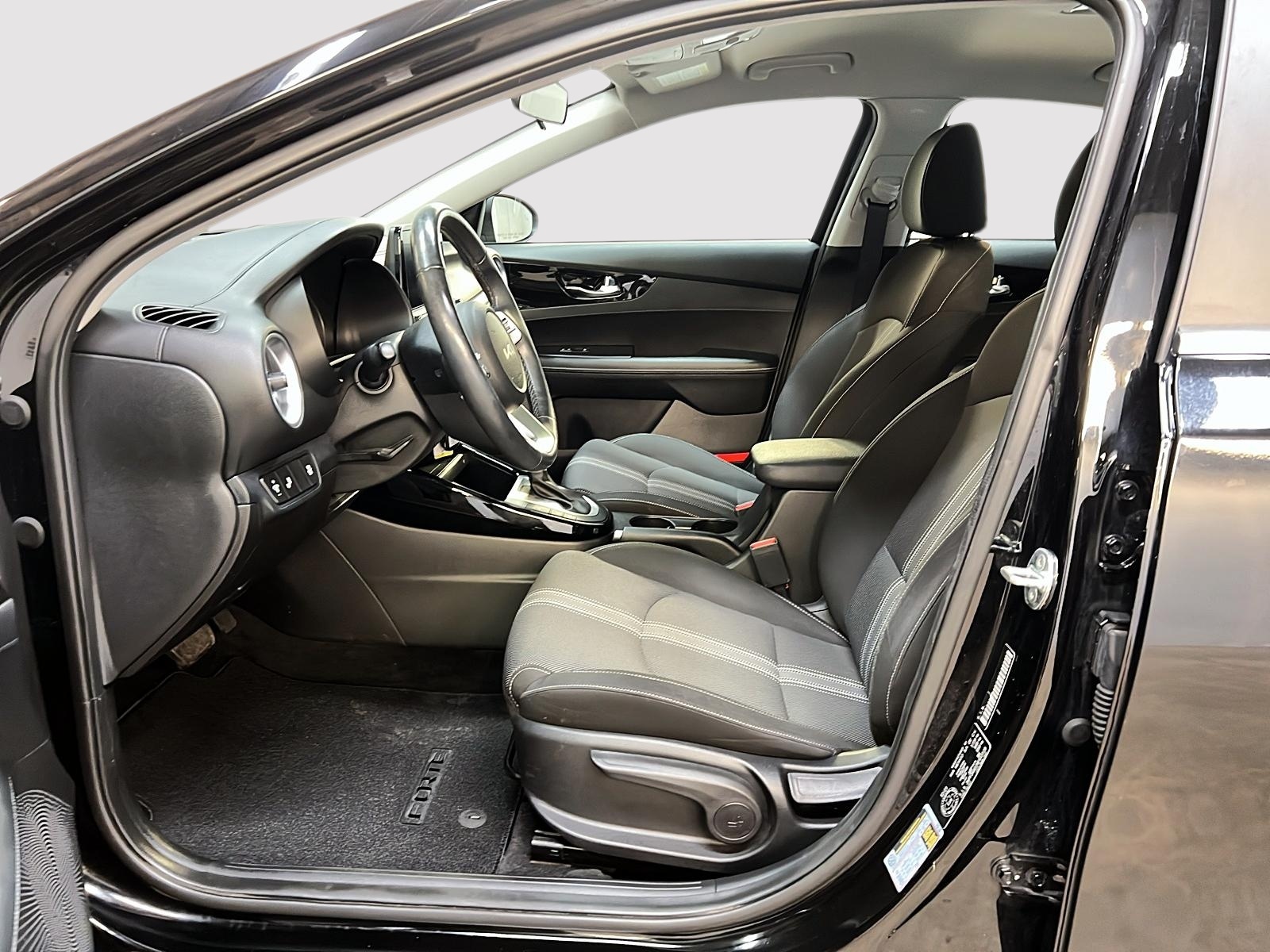 Kia Forte EX 2022 - image #7