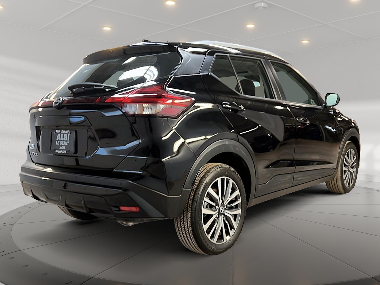 Nissan KICKS PLAY SV 2025 — photo 4