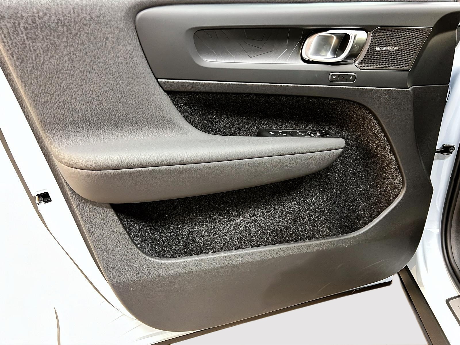 Volvo C40 RECHARGE ULTIMATE NAV 2024 - image #23