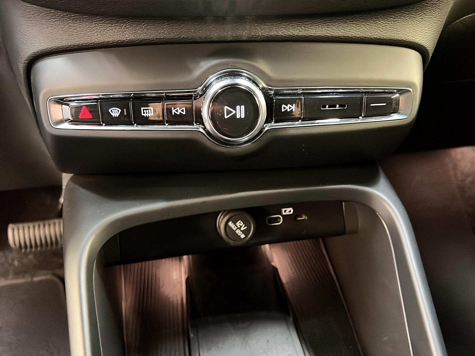 Volvo C40 RECHARGE ULTIMATE NAV 2024 - image #16